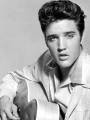 Nace Elvis Presley