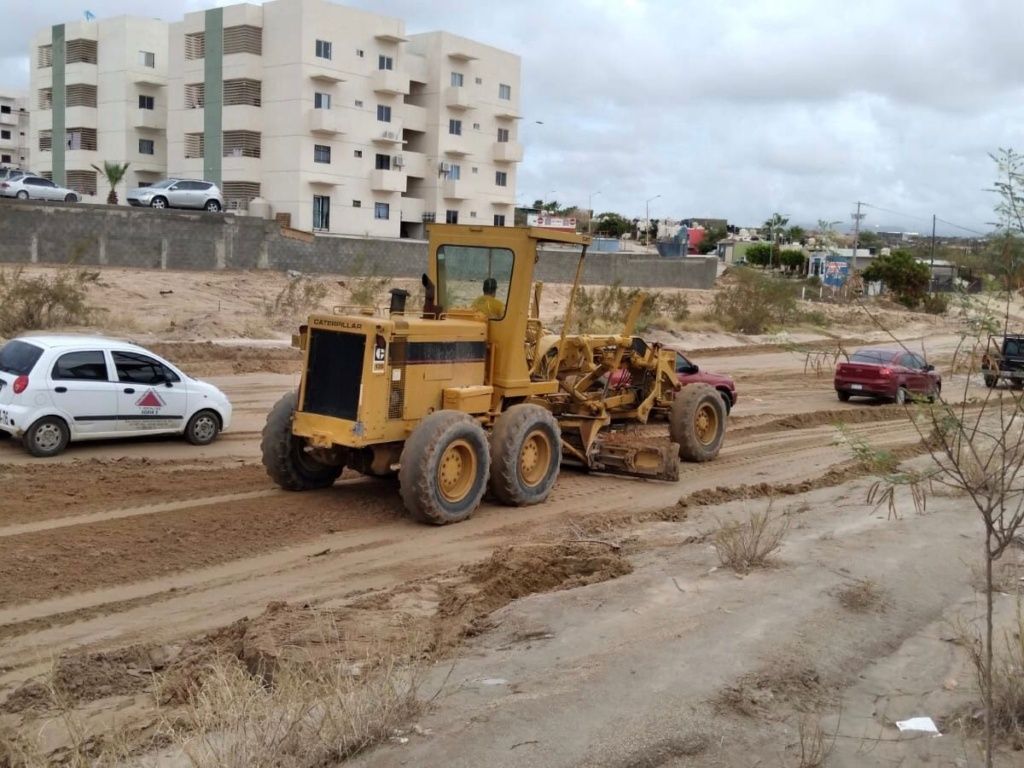 02-Continua-Gobierno-de-Los-Cabos-rehabilitando-las-vialidades-de-CSL-5-scaled