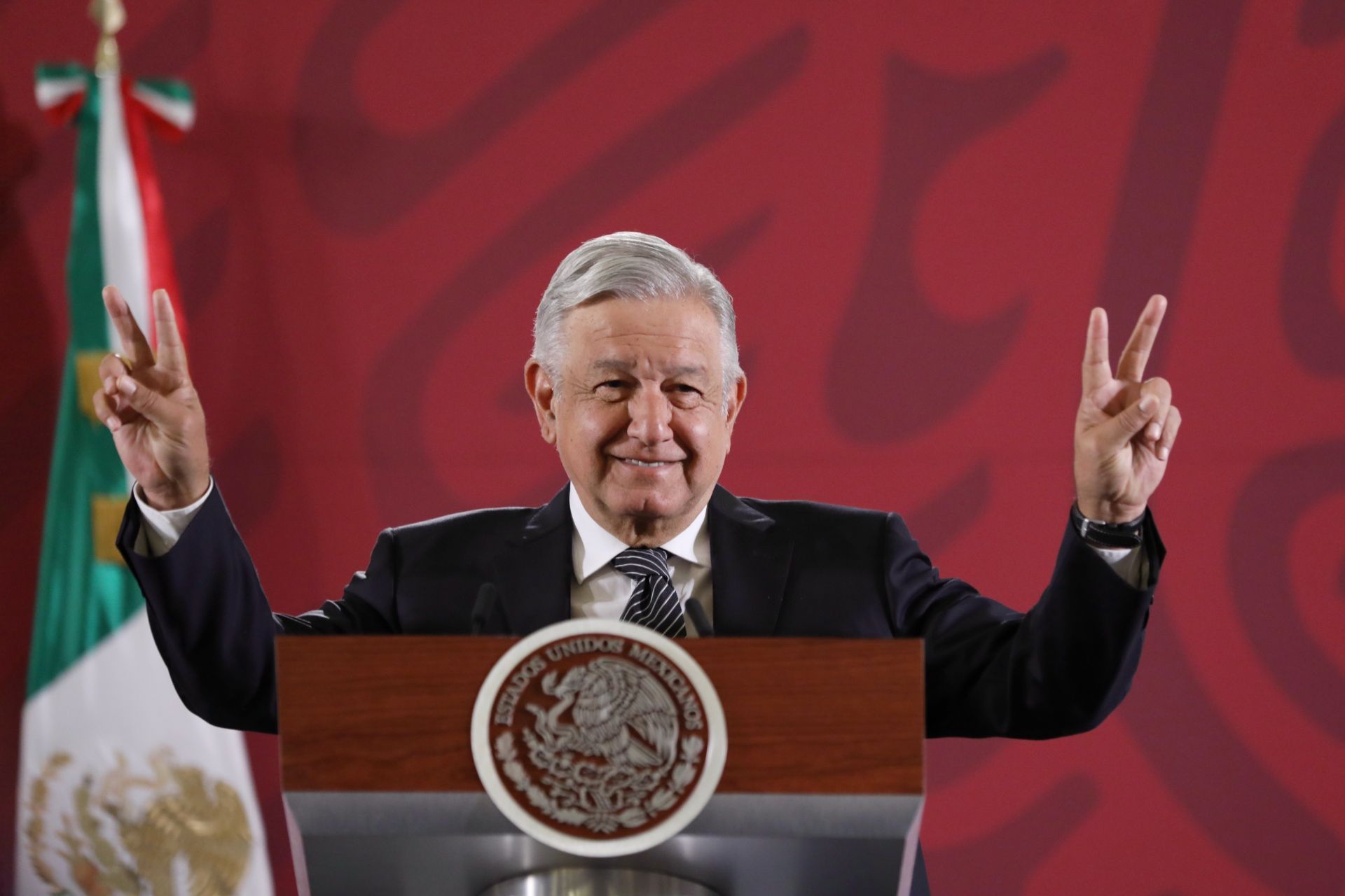 AMLO_AMoryPaz181219