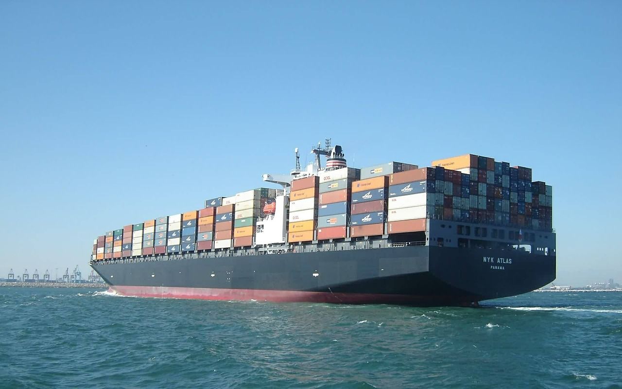 container-ship-560789_1280