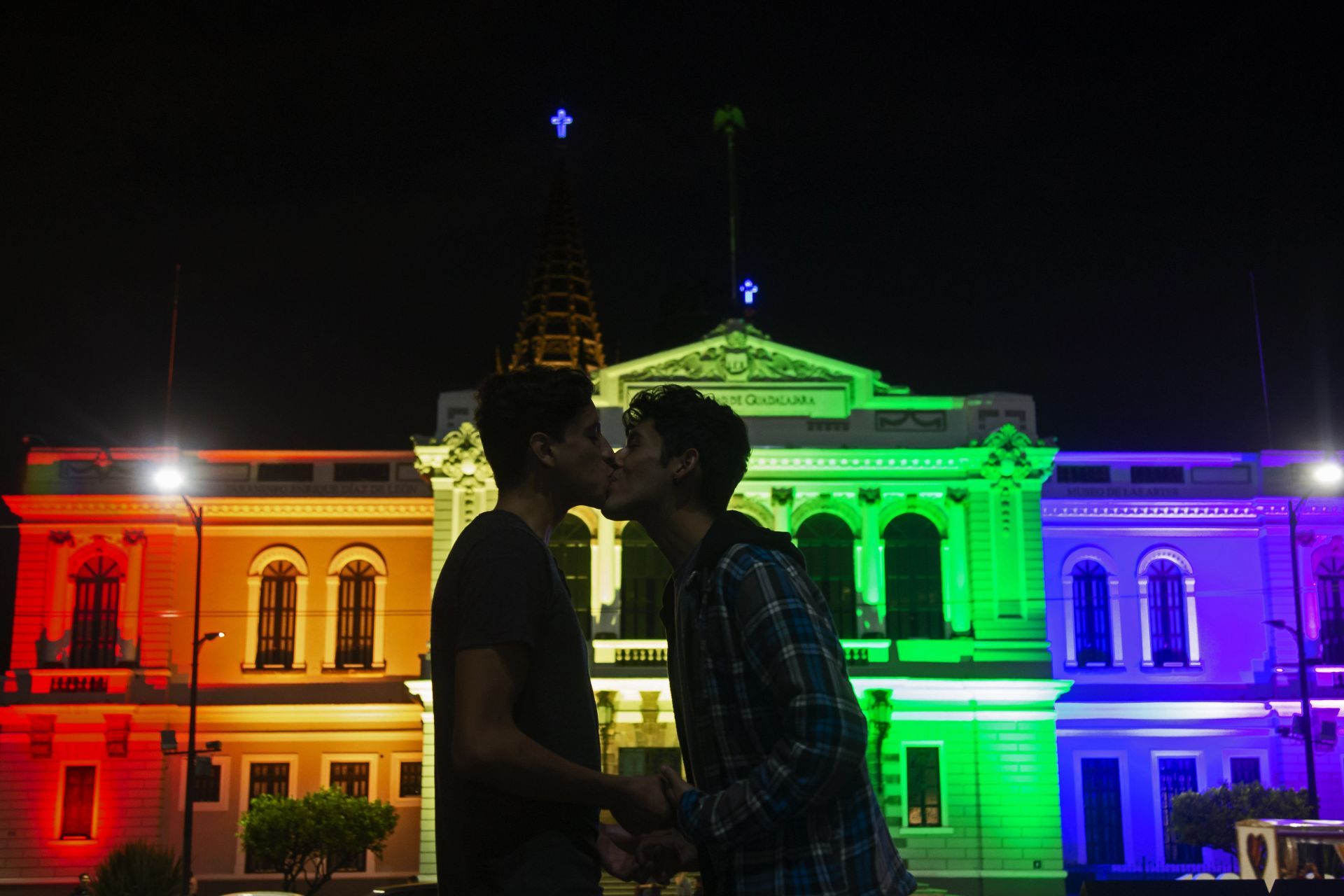 IluminanMuseoporconmemoracióndelDíaInternacionaldelOrgulloLGBTeneloccidentedeMéxico