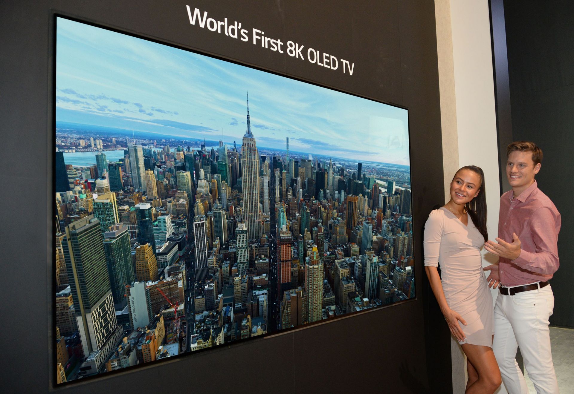 LGE_8K-OLED-TV_00